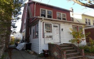 9138 Springfield Blvd, Springfield Gardens, NY 11428