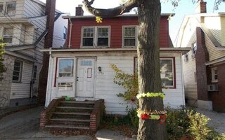 9138 Springfield Blvd, Springfield Gardens, NY 11428
