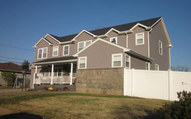 915 Iris Dr, North Bellmore, NY 11710