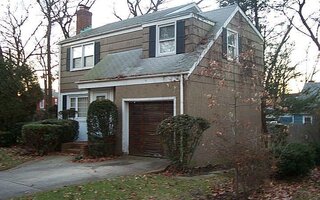 918 Eisenhower Dr, West Hempstead, NY 11552