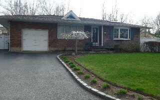 92 Dovecote Ln, Commack, NY 11725