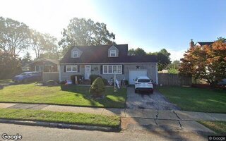92 Prairie Dr, North Babylon, NY 11703