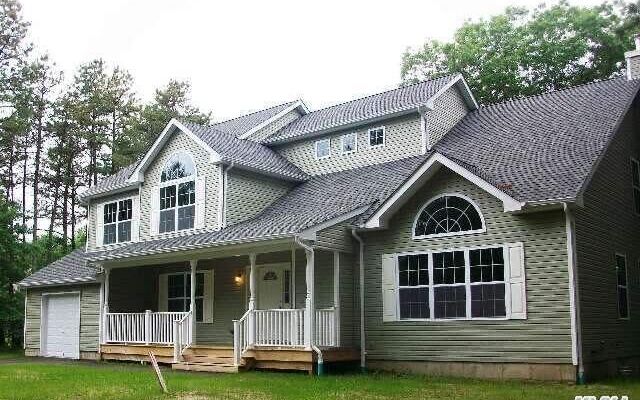 92 Ridge Rd, Ridge, NY 11961