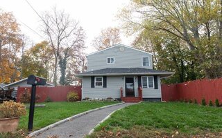 92 Washington Dr, Mastic Beach, NY 11951