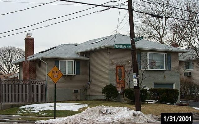 92 Woodward Pkwy, Farmingdale, NY 11735