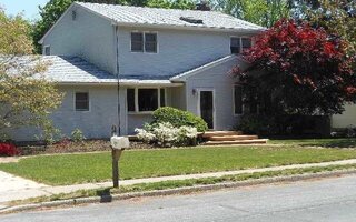 921 Montauk Ave, Islip Terrace, NY 11752