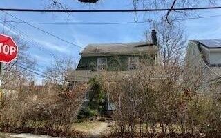 93-01 239th St, Bellerose, NY 11426