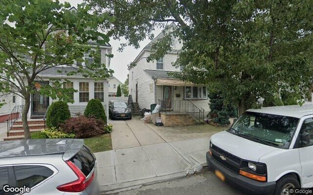 93-35 213th St, Queens Village, NY 11428