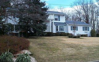 93 Harvard Dr, Plainview, NY 11803
