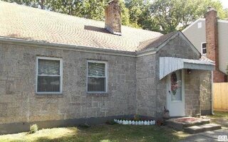 93 Winges Ave, Patchogue, NY 11772