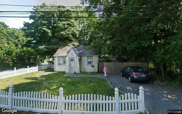 930 Baeck St, Ronkonkoma, NY 11779