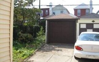 930 E 49th St, Brooklyn, NY 11203