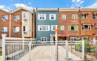 932 E 225th St, Bronx, NY 10466