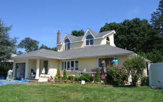 934 Downing Rd, Valley Stream, NY 11580
