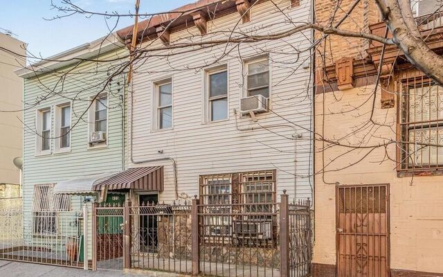 937 Rogers Pl, Bronx, NY 10459 (Porch)