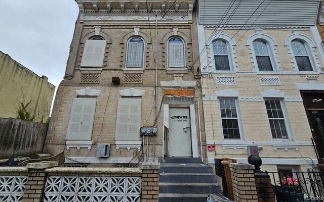 938 Dumont Ave, Brooklyn, NY 11207 (Porch)