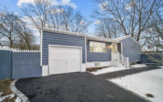 939 Americus Ave, Patchogue, NY 11772