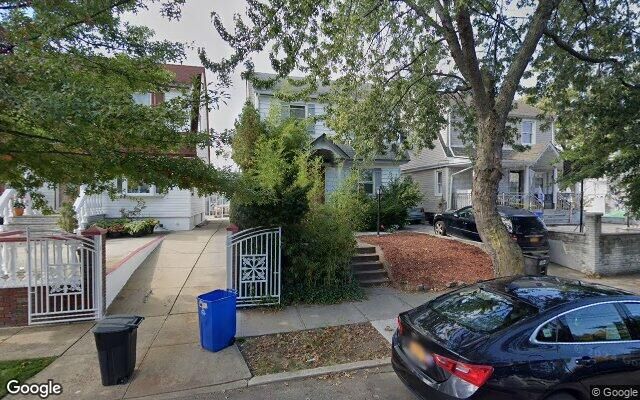 94-06 205th St, Hollis, NY 11423
