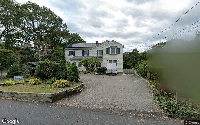 94 Blydenburg Rd, Centereach, NY 11720