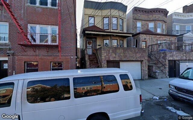 948 E 225th St, Bronx, NY 10466
