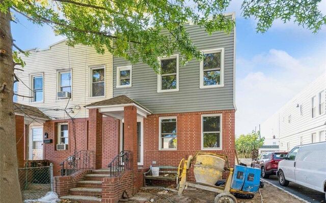 95-32 104th St, Ozone Park, NY 11416 (Porch)