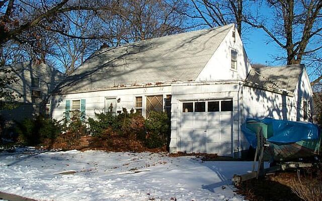 95 Clark Ave, Massapequa, NY 11758