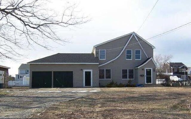 95 Stuart Ave, Amityville, NY 11701