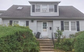 957 N Broadway, Massapequa, NY 11758