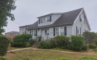 957 N Broadway, Massapequa, NY 11758