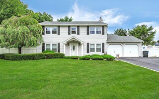 96 Camille Ln, East Patchogue, NY 11772