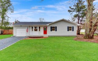 96 Long View Dr, Wading River, NY 11792