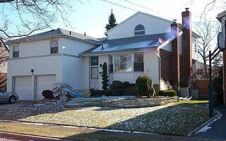 964 Lydia Pl, Baldwin, NY 11510