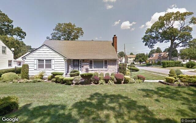 97 Dietz St, Hempstead, NY 11550
