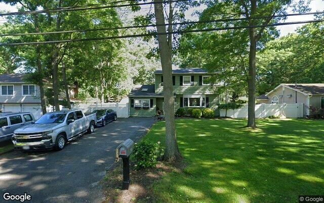 97 Hanson Pl, Ronkonkoma, NY 11779