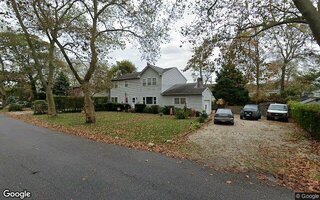 97 Hiawatha Dr, Brightwaters, NY 11718