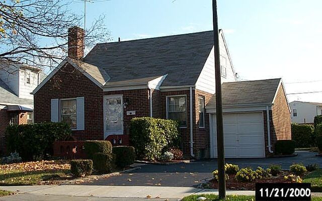 97 Kingston St, Elmont, NY 11003