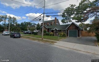 97 Pardee Ave, Islip, NY 11751