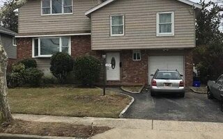 970 Woodoak Dr, Baldwin, NY 11510