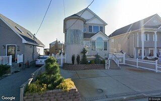 978 Pacific St, Lindenhurst, NY 11757