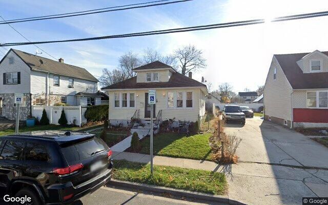 98 E Pennywood Ave, Roosevelt, NY 11575