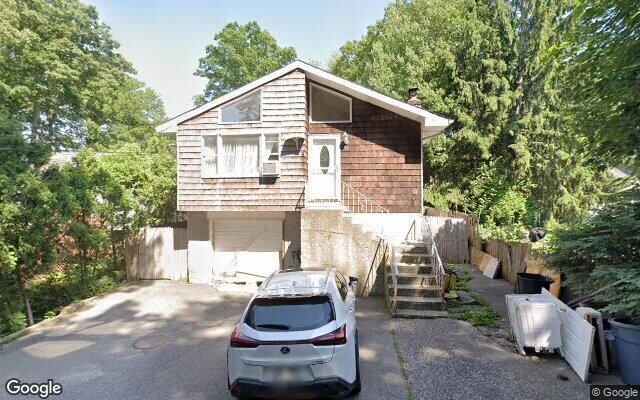 98 Hawthorne Rd, Rocky Point, NY 11778