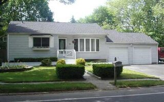 98 Little Plains Rd, Huntington, NY 11743