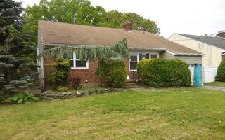 98 Woods Ave, Rockville Centre, NY 11570