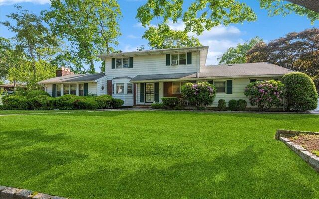 99 Albany Ave, West Babylon, NY 11704