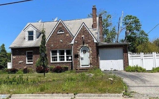 99 Park St, Patchogue, NY 11772 (House View)