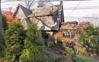 Douglas Rd, Staten Island, NY 10304